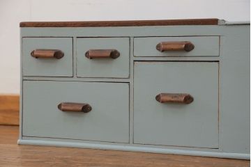 アンティーク家具　アンティークペイント 上蓋付き 5杯小引き出し