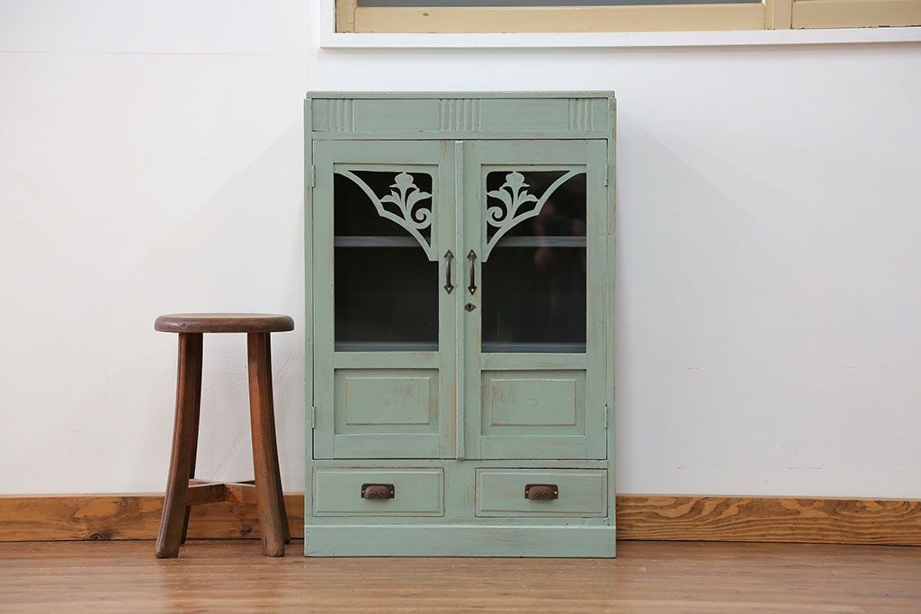 アンティーク家具　アンティークペイント 小振りなブックケース(本箱、収納棚)