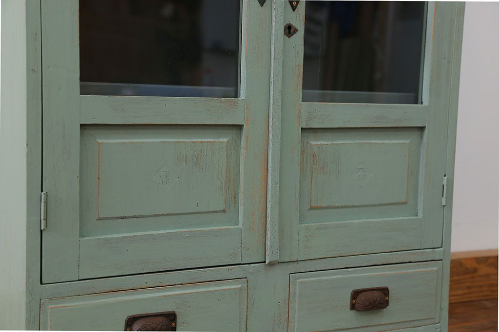 アンティーク家具　アンティークペイント 小振りなブックケース(本箱、収納棚)