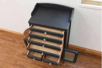 アンティーク家具　アンティークペイント ガラスの取っ手付き ダイヤガラスデンタルキャビネット(3)(収納棚、ケビント)