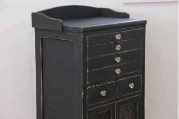 アンティーク家具　アンティークペイント ガラスの取っ手付き ダイヤガラスデンタルキャビネット(3)(収納棚、ケビント)