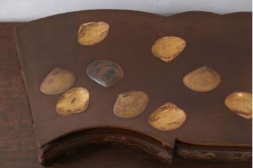 アンティーク雑貨　古民具・骨董 見絵風 金蒔絵 梨地の変わり型 花台(平台)