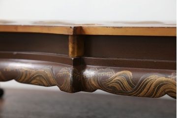 アンティーク雑貨　古民具・骨董 見絵風 金蒔絵 梨地の変わり型 花台(平台)