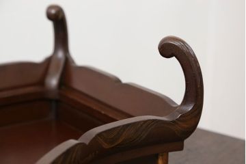 アンティーク雑貨　古民具・骨董 見絵風 金蒔絵 梨地の変わり型 花台(平台)