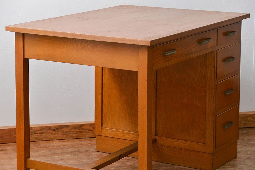 レトロ家具　昭和レトロ シンプルな片袖机(作業台、テーブル)
