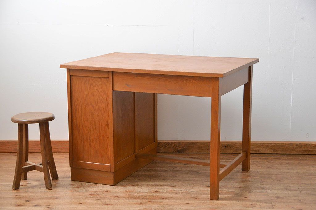 レトロ家具　昭和レトロ シンプルな片袖机(作業台、テーブル)