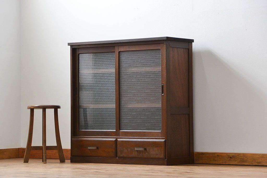 アンティーク家具　銀モールガラス入りのアンティーク収納棚(キャビネット、戸棚)