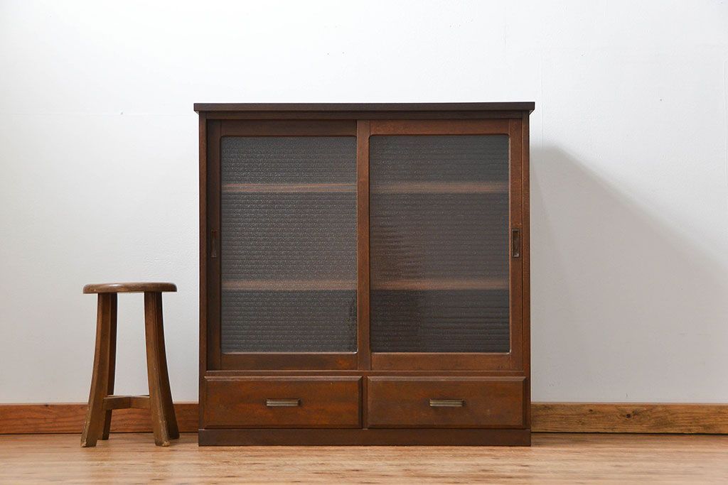 アンティーク家具　銀モールガラス入りのアンティーク収納棚(キャビネット、戸棚)