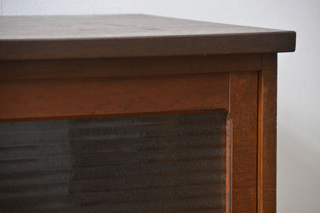 アンティーク家具　銀モールガラス入りのアンティーク収納棚(キャビネット、戸棚)