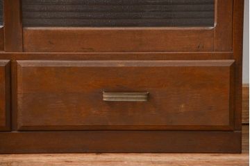 アンティーク家具　銀モールガラス入りのアンティーク収納棚(キャビネット、戸棚)