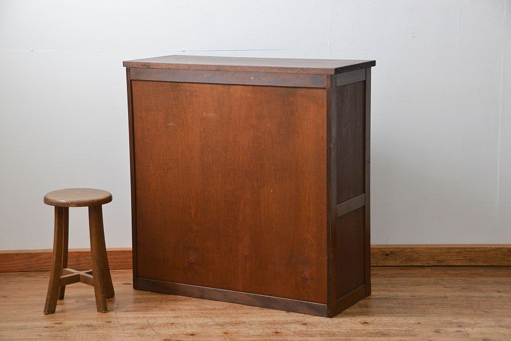 アンティーク家具　銀モールガラス入りのアンティーク収納棚(キャビネット、戸棚)