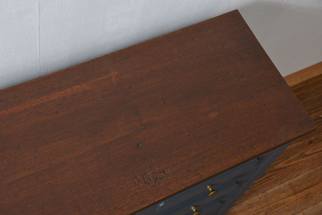 アンティーク家具　アンティークペイント 16杯引き出しの脚付きチェスト(小物整理、ドロワー)