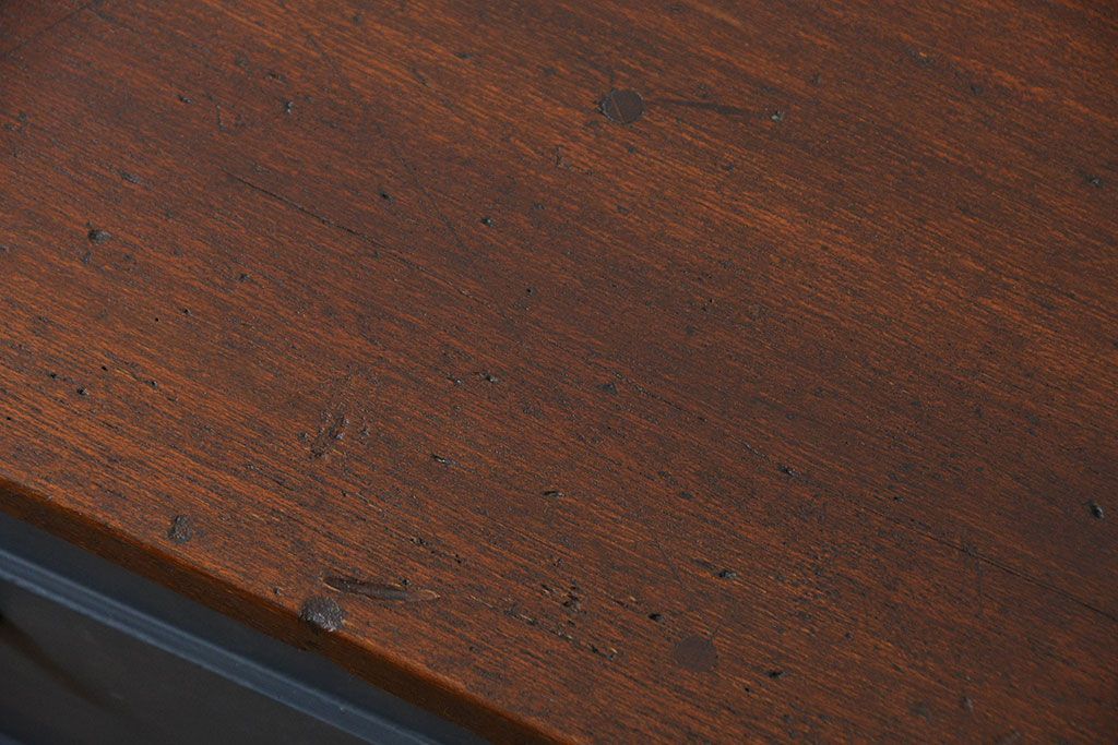 アンティーク家具　アンティークペイント 16杯引き出しの脚付きチェスト(小物整理、ドロワー)