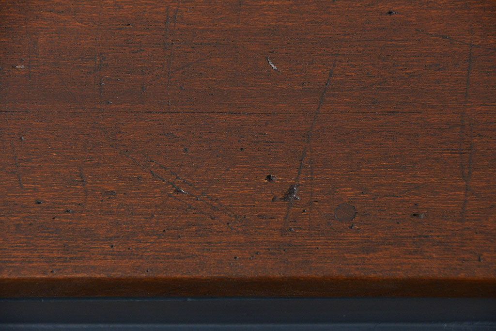 アンティーク家具　アンティークペイント 16杯引き出しの脚付きチェスト(小物整理、ドロワー)