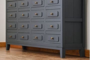 アンティーク家具　アンティークペイント 16杯引き出しの脚付きチェスト(小物整理、ドロワー)