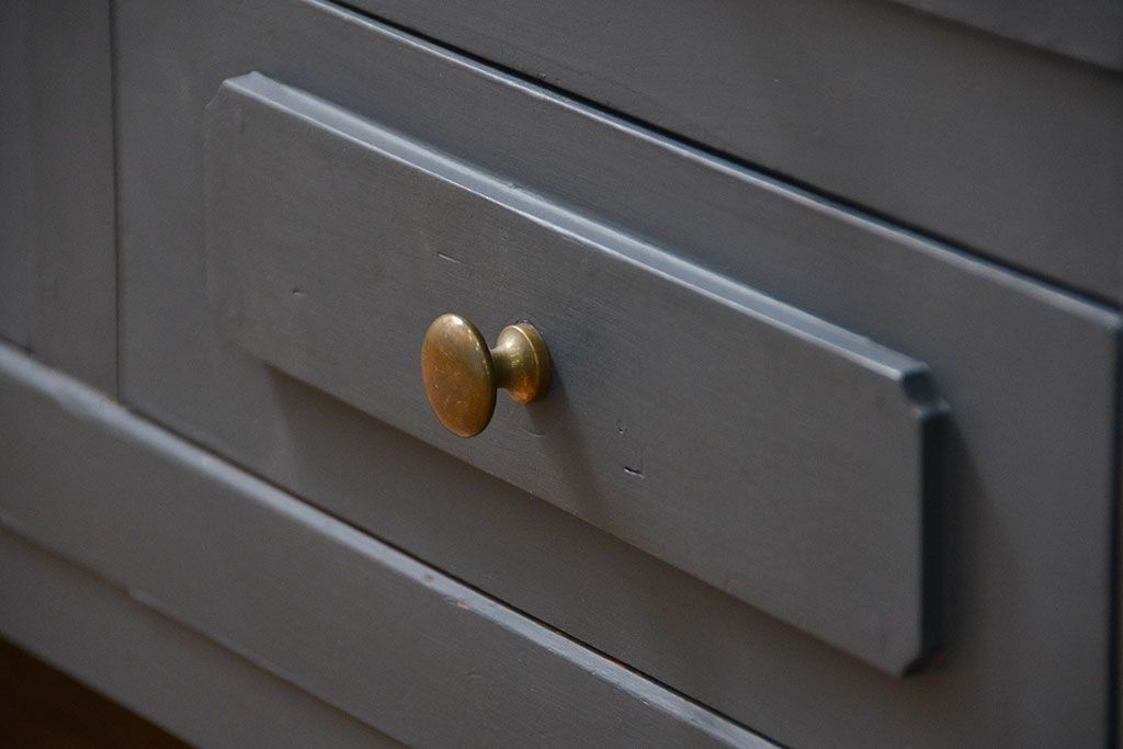 アンティーク家具　アンティークペイント 16杯引き出しの脚付きチェスト(小物整理、ドロワー)