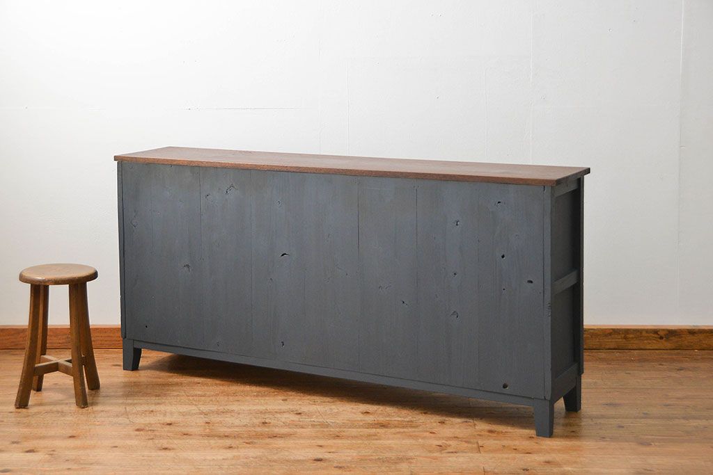 アンティーク家具　アンティークペイント 16杯引き出しの脚付きチェスト(小物整理、ドロワー)