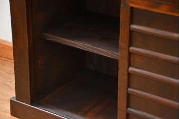 アンティーク家具　アンティーク 結霜ガラス入り!モダンな四尺水屋箪笥(食器棚、茶箪笥)