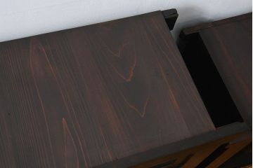 アンティーク家具　アンティーク 結霜ガラス入り!モダンな四尺水屋箪笥(食器棚、茶箪笥)