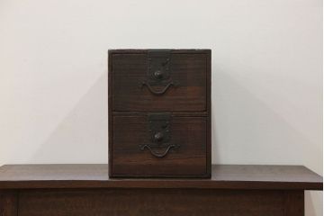 アンティーク家具　古民具・骨董 重厚な金具の2杯小引き出し(硯箱)
