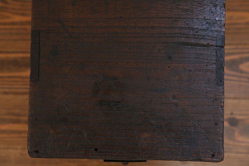 アンティーク家具　古民具・骨董 重厚な金具の2杯小引き出し(硯箱)