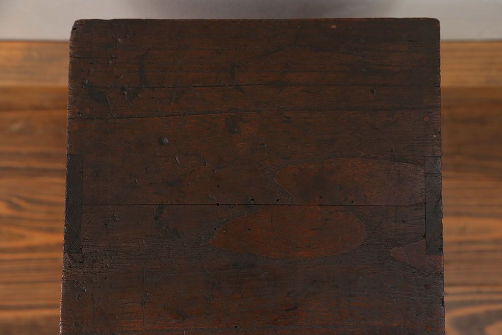 アンティーク家具　古民具・骨董 重厚な金具の2杯小引き出し(硯箱)