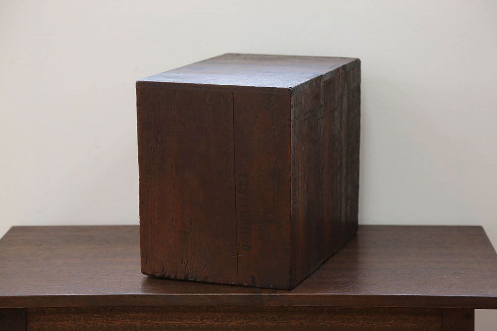 アンティーク家具　古民具・骨董 重厚な金具の2杯小引き出し(硯箱)