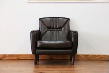 レトロ家具　昭和レトロ 1970年代 合皮製の1人掛けソファ(シングルソファ)(1)