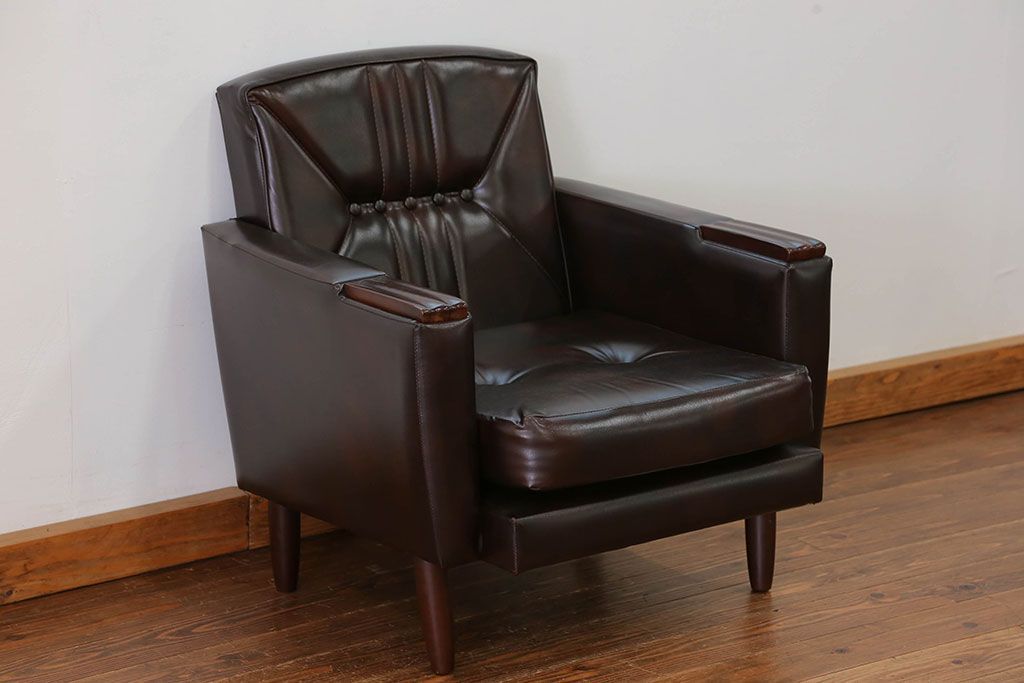 レトロ家具　昭和レトロ 1970年代 合皮製の1人掛けソファ(シングルソファ)(1)
