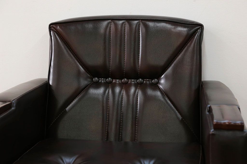 レトロ家具　昭和レトロ 1970年代 合皮製の1人掛けソファ(シングルソファ)(1)