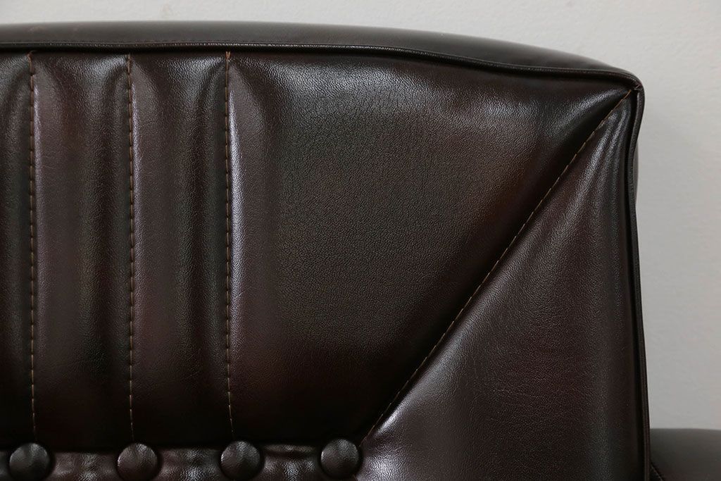 レトロ家具　昭和レトロ 1970年代 合皮製の1人掛けソファ(シングルソファ)(1)