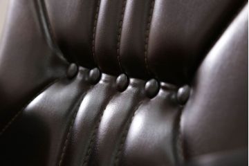 レトロ家具　昭和レトロ 1970年代 合皮製の1人掛けソファ(シングルソファ)(1)