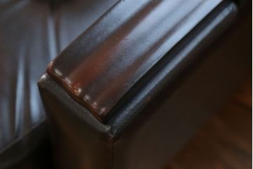 レトロ家具　昭和レトロ 1970年代 合皮製の1人掛けソファ(シングルソファ)(1)