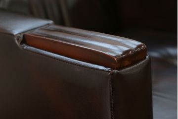 レトロ家具　昭和レトロ 1970年代 合皮製の1人掛けソファ(シングルソファ)(1)