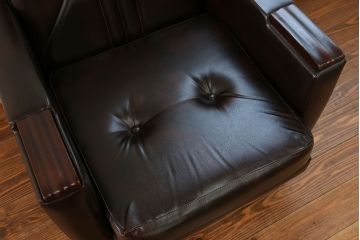 レトロ家具　昭和レトロ 1970年代 合皮製の1人掛けソファ(シングルソファ)(1)