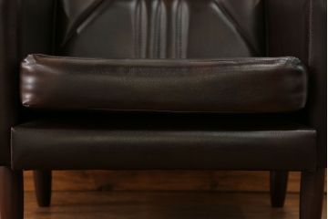 レトロ家具　昭和レトロ 1970年代 合皮製の1人掛けソファ(シングルソファ)(1)