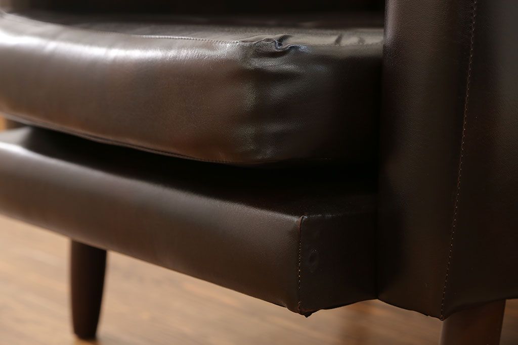 レトロ家具　昭和レトロ 1970年代 合皮製の1人掛けソファ(シングルソファ)(1)