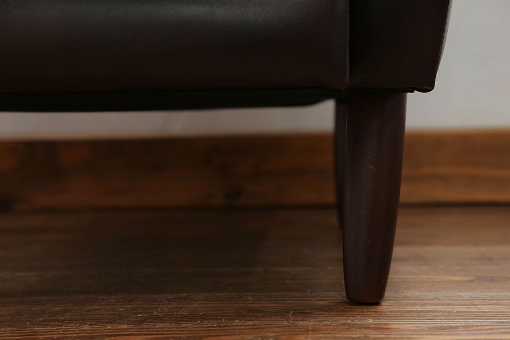 レトロ家具　昭和レトロ 1970年代 合皮製の1人掛けソファ(シングルソファ)(1)