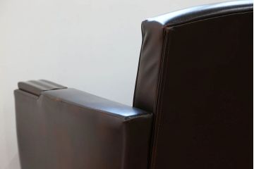 レトロ家具　昭和レトロ 1970年代 合皮製の1人掛けソファ(シングルソファ)(1)