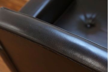 レトロ家具　昭和レトロ 1970年代 合皮製の1人掛けソファ(シングルソファ)(1)