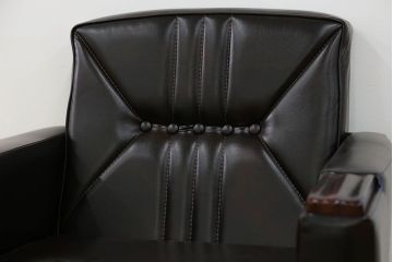 レトロ家具　昭和レトロ 1970年代 合皮製の1人掛けソファ(シングルソファ)(2)