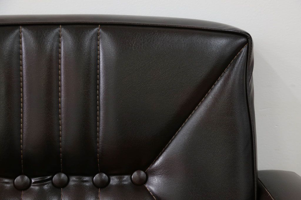 レトロ家具　昭和レトロ 1970年代 合皮製の1人掛けソファ(シングルソファ)(2)