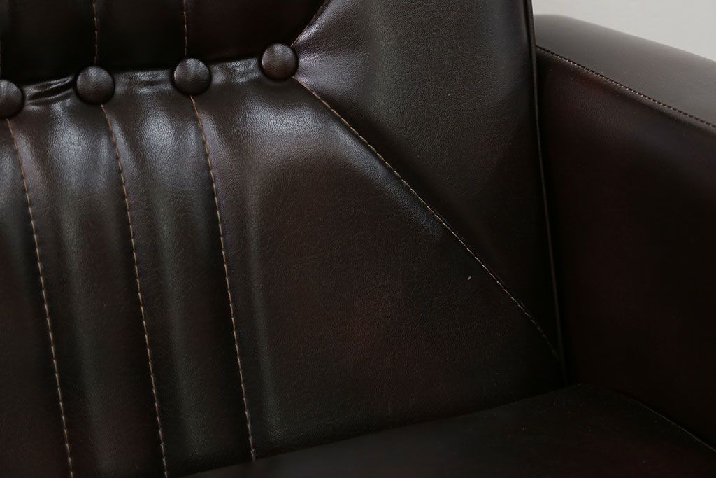 レトロ家具　昭和レトロ 1970年代 合皮製の1人掛けソファ(シングルソファ)(2)