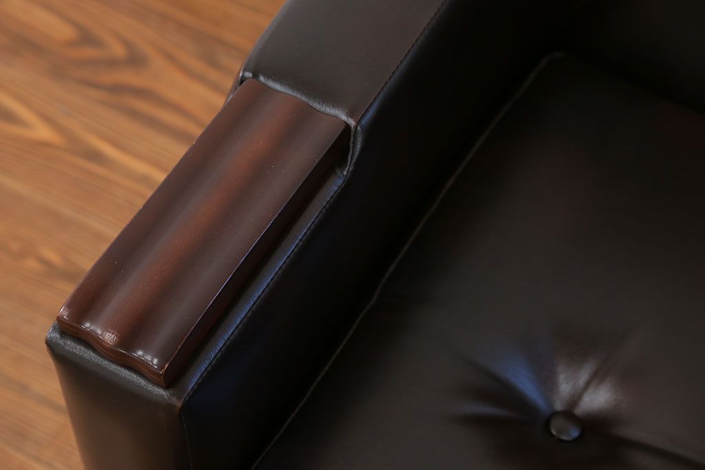 レトロ家具　昭和レトロ 1970年代 合皮製の1人掛けソファ(シングルソファ)(2)