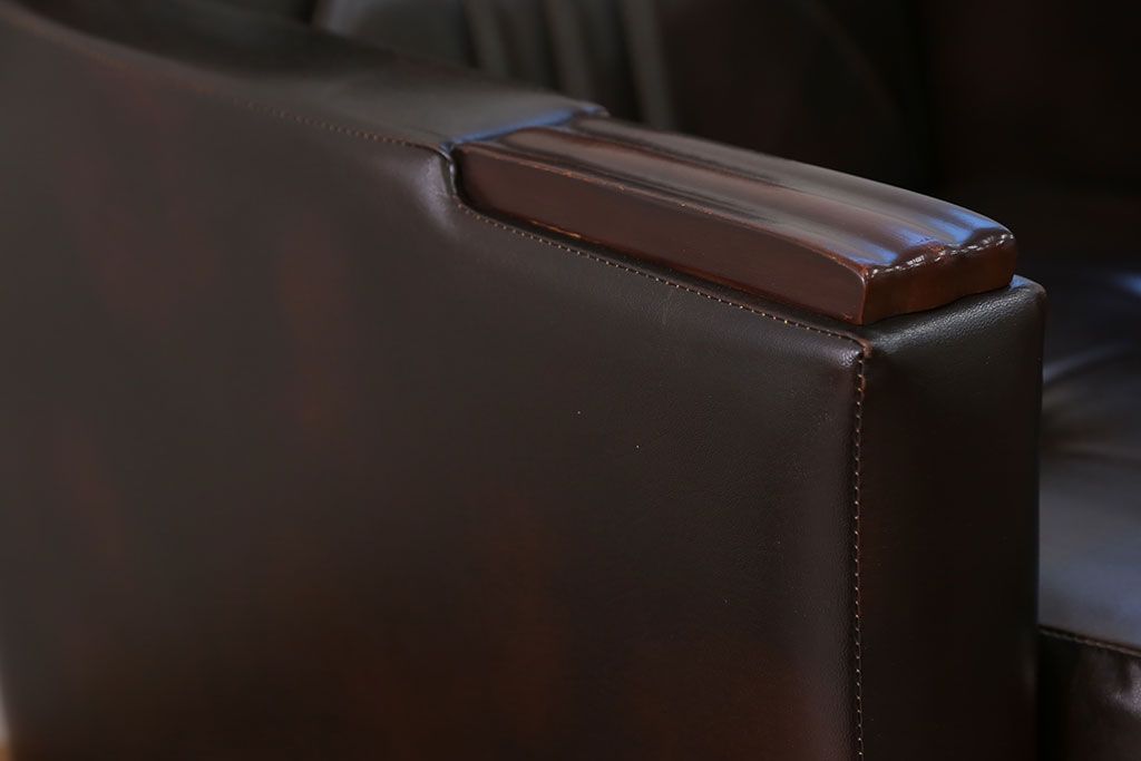 レトロ家具　昭和レトロ 1970年代 合皮製の1人掛けソファ(シングルソファ)(2)