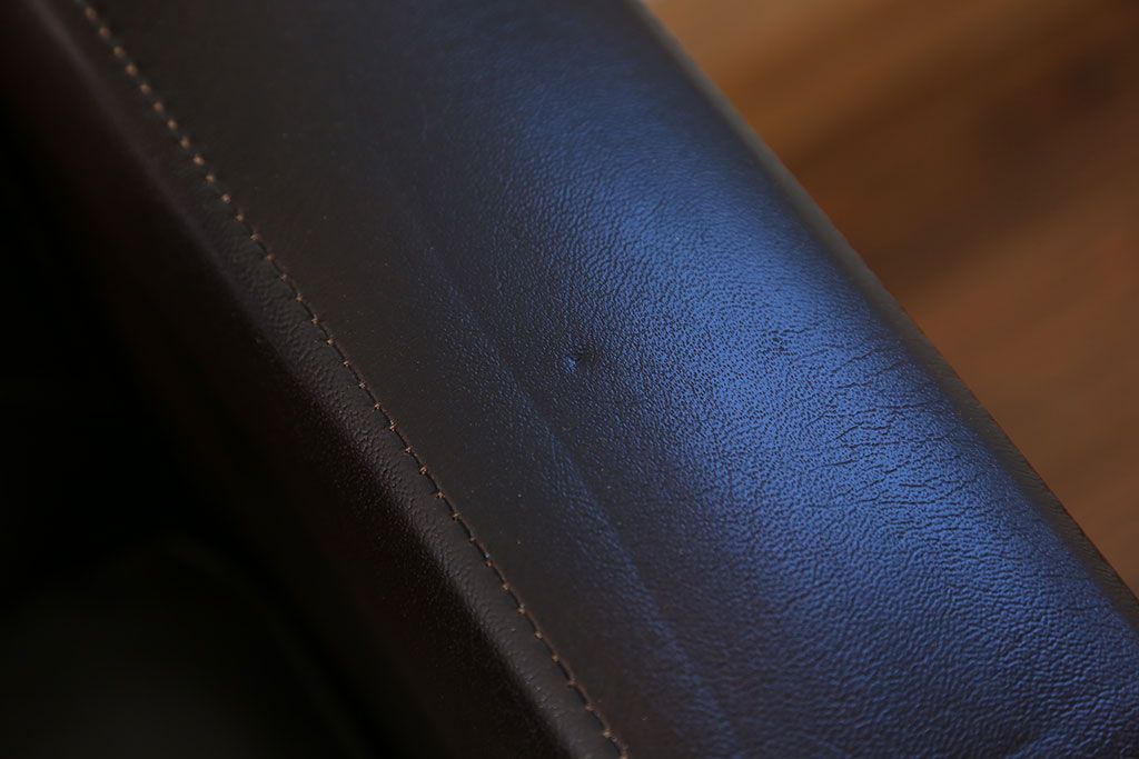 レトロ家具　昭和レトロ 1970年代 合皮製の1人掛けソファ(シングルソファ)(2)