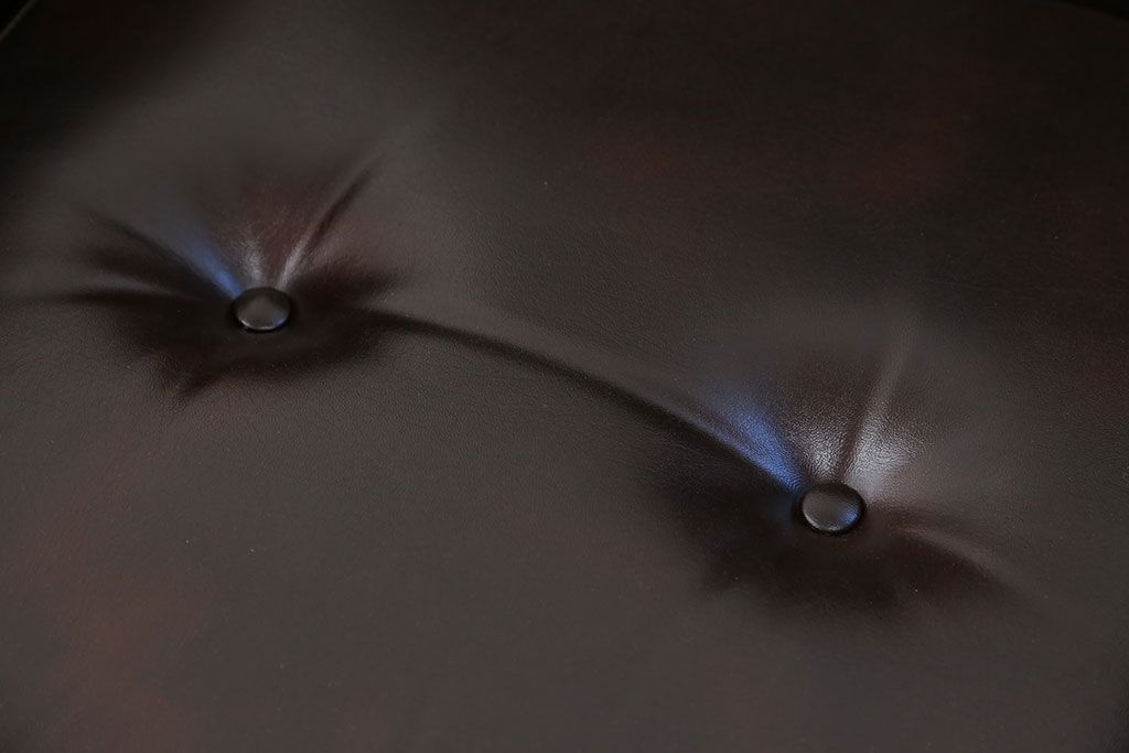 レトロ家具　昭和レトロ 1970年代 合皮製の1人掛けソファ(シングルソファ)(2)