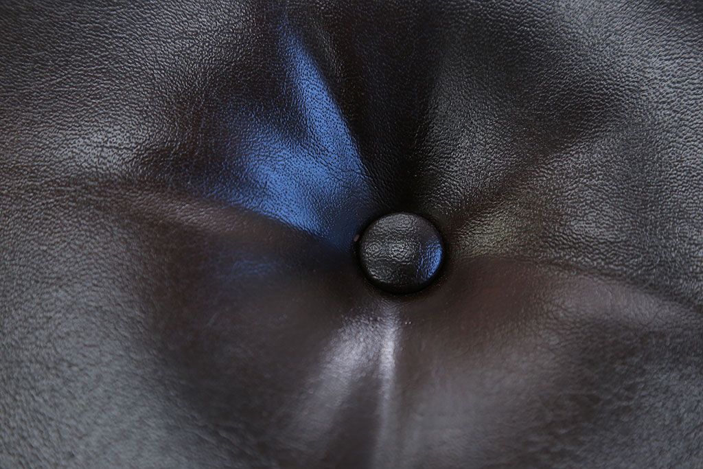 レトロ家具　昭和レトロ 1970年代 合皮製の1人掛けソファ(シングルソファ)(2)