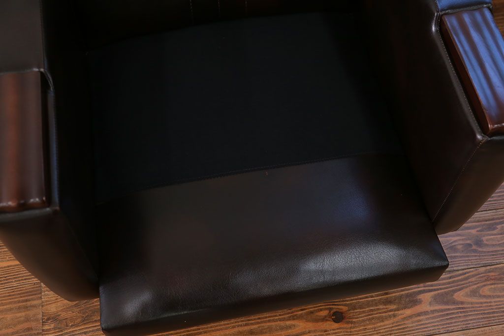 レトロ家具　昭和レトロ 1970年代 合皮製の1人掛けソファ(シングルソファ)(2)