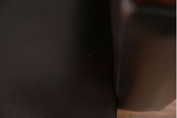 レトロ家具　昭和レトロ 1970年代 合皮製の1人掛けソファ(シングルソファ)(2)